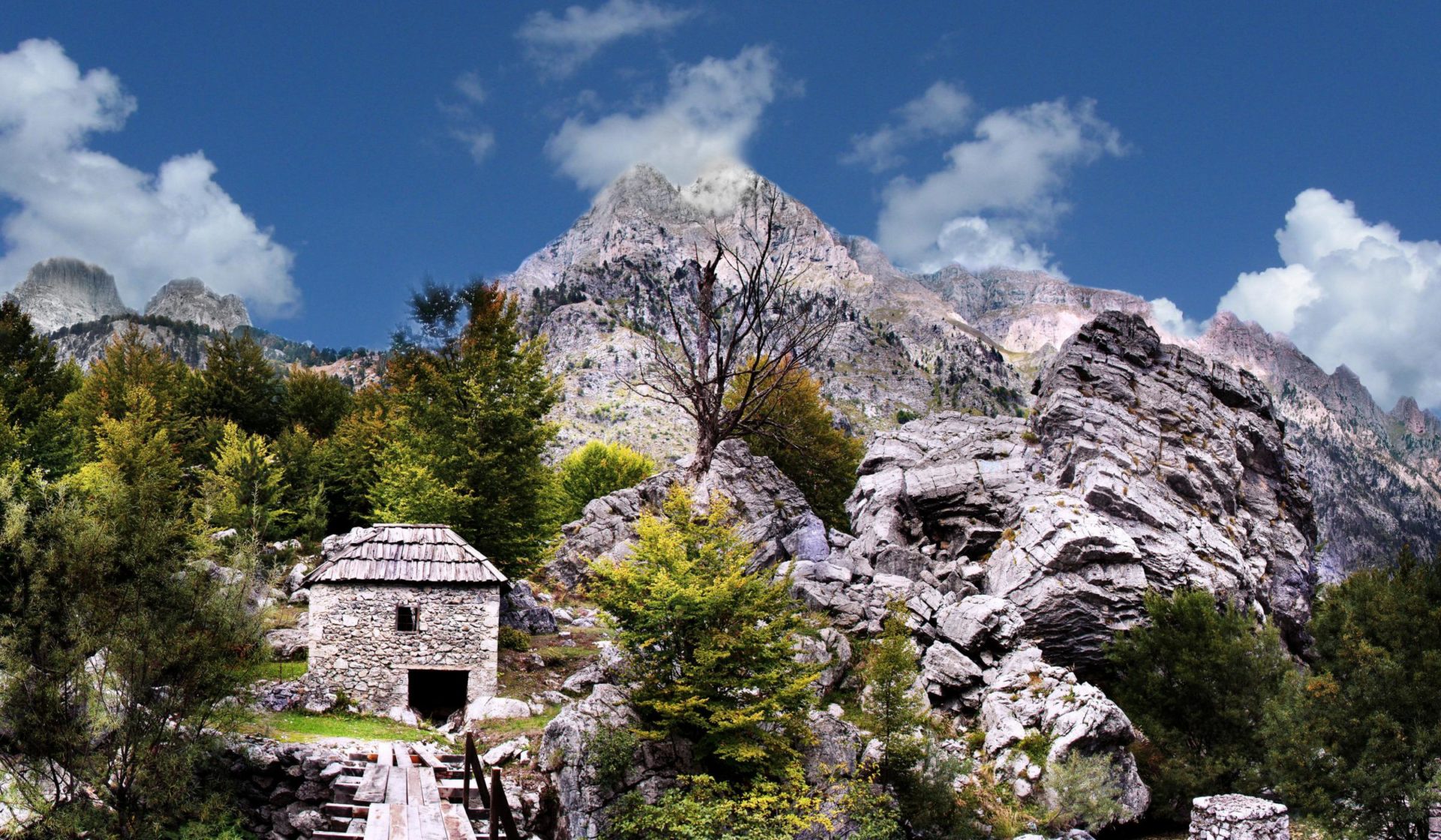 Le Alpi albanesi, Il Vecchio Mulino Theth