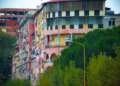 Visitare Tirana Edifici Colorati