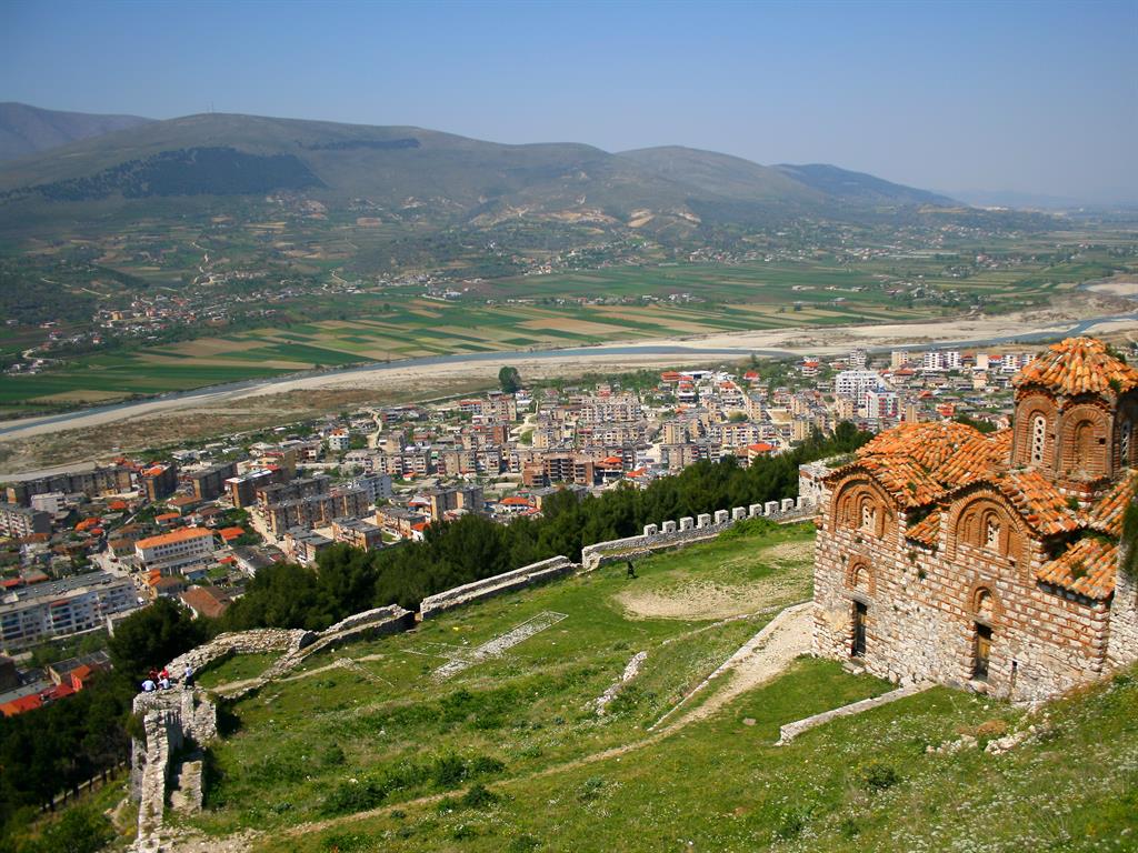 Berat, la città dalle finestre sovrapposte